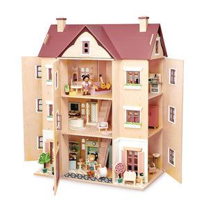 Fantail Hall Bundle (Fantail Hall, 4 Goodwood characters, 6 Room Sets, Wall Decor)