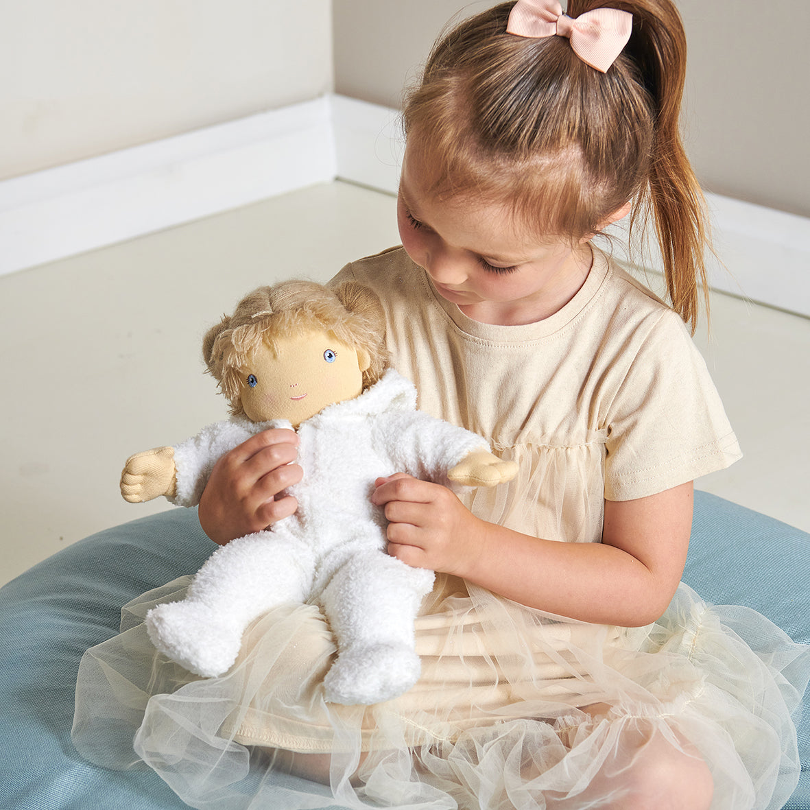 Lilli Caring Bundle (Lilli Doll, Pram, Dolly Bed)